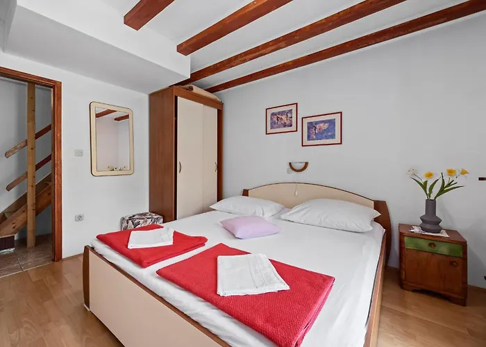 Anamar Apartments & Rooms