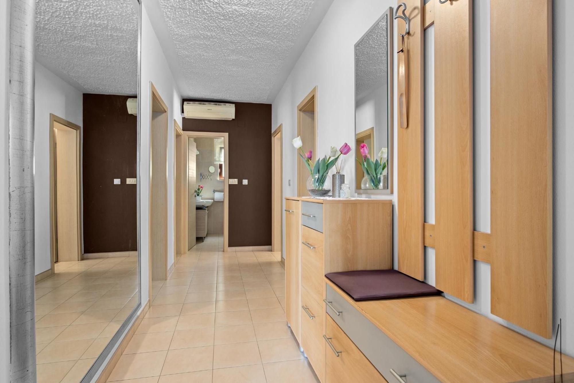 Apartman Anamar & *