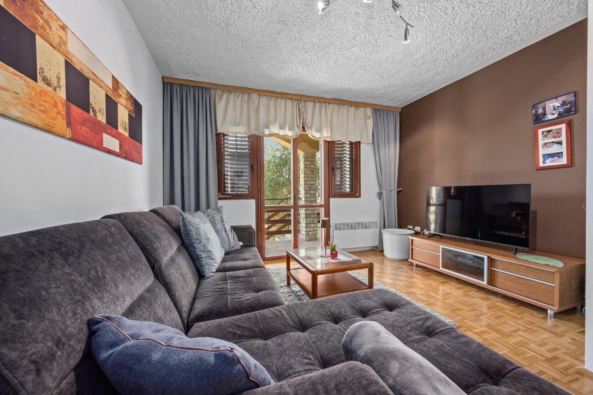 Apartman Anamar & *